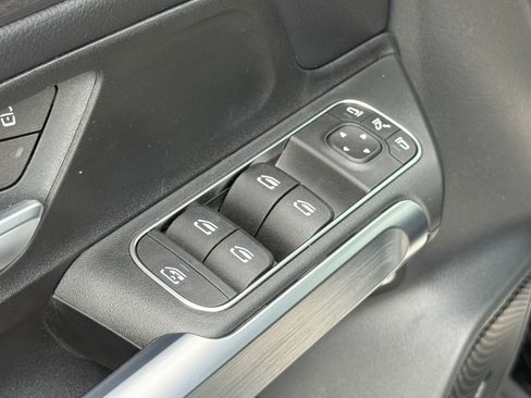 Used 2026 Mercedes-Benz GLB 250 image 22