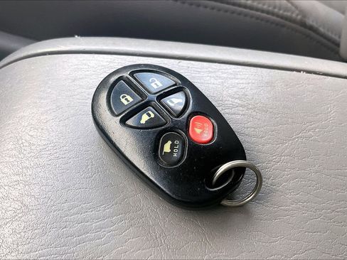 Used 2010 Toyota Sienna XLE FWD image 14