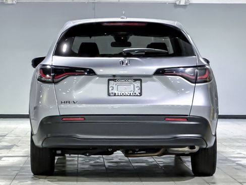 Used 2023 Honda HR-V LX image 9