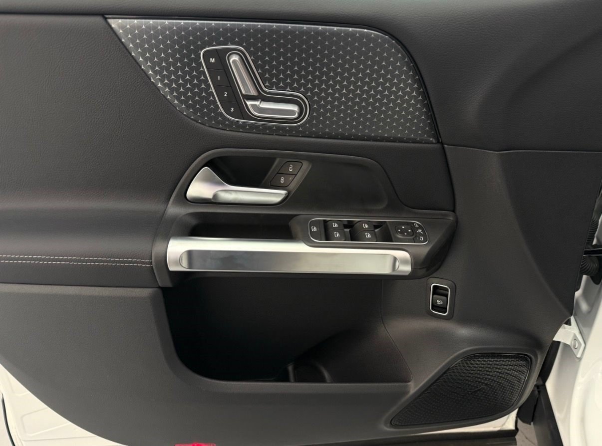 New 2026 Mercedes-Benz GLB 250 image 11