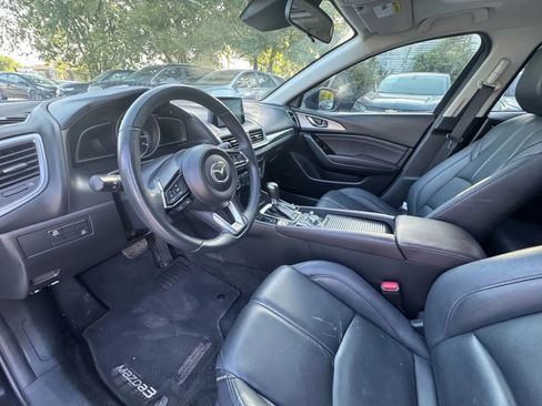 Used 2018 MAZDA MAZDA3 Touring image 17