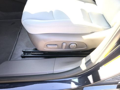 Used 2022 Chevrolet Malibu LT FWD image 15