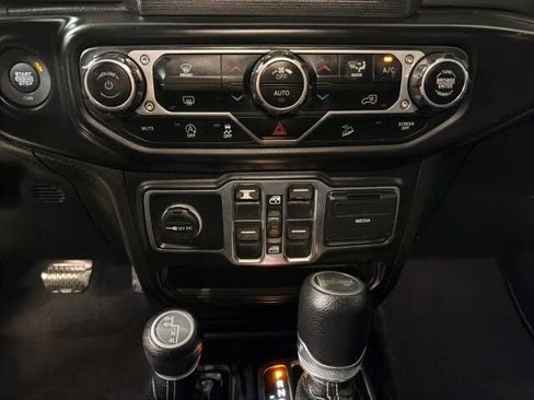 Used 2020 Jeep Wrangler Unlimited Sahara AWD/4WD image 26