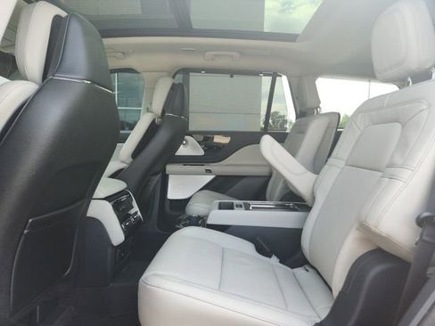 Used 2025 Lincoln Aviator Reserve w/ Equipment Group 201A AWD/4WD image 23