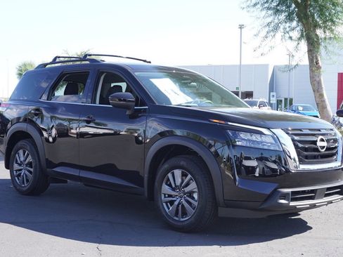 New 2025 Nissan Pathfinder SV image 4