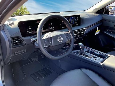New 2026 Nissan Sentra SR w/ SR Premium Package FWD image 7
