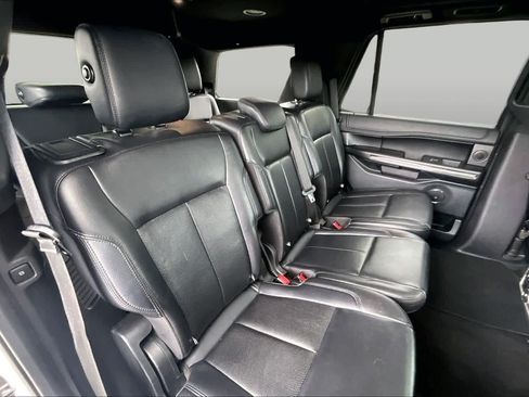 Used 2019 Ford Expedition XLT w/ Equipment Group 202A AWD/4WD image 20