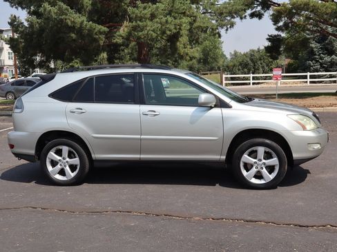 Used 2004 Lexus RX 330 AWD w/ Premium Plus Pkg image 3