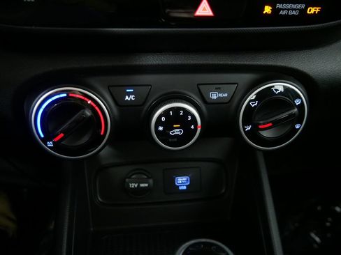 Used 2021 Hyundai Venue SE FWD image 30
