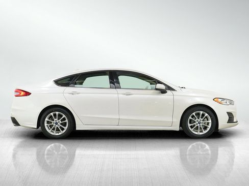 Used 2019 Ford Fusion SE image 6