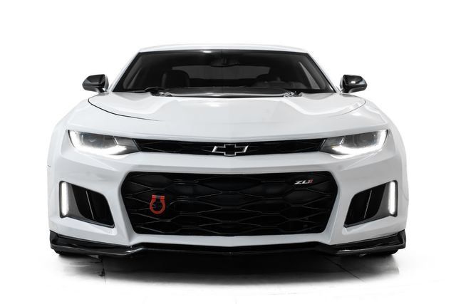 Used 2018 Chevrolet Camaro ZL1 RWD image 7