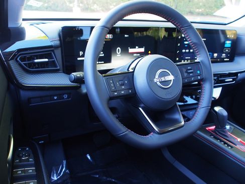 Used 2026 Nissan Kicks SR FWD image 14