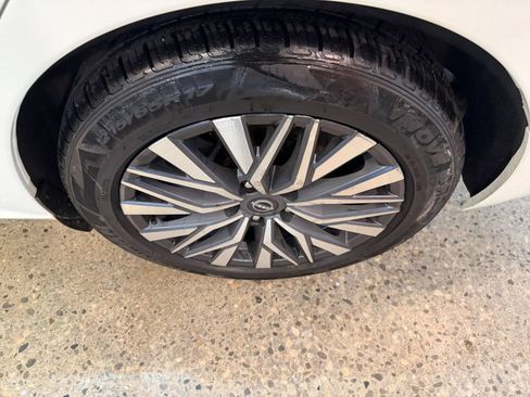 Used 2025 Nissan Altima 2.5 SV FWD image 28