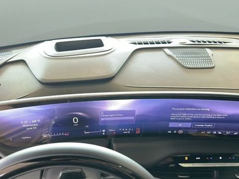 Used 2026 Buick Enclave Avenir w/ Super Cruise Package AWD/4WD image 16
