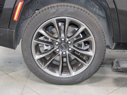 Used 2025 Jeep Grand Wagoneer Series II Obsidian w/ Quick Order Packagew 28T AWD/4WD image 16