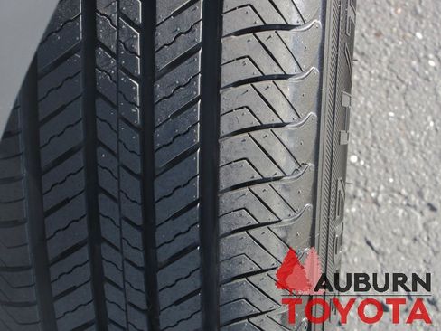 Used 2022 Chevrolet Trax LT w/ LT Convenience Package image 5