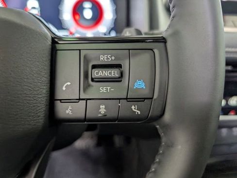 Used 2025 Nissan Rogue SL w/ Tech Package image 18