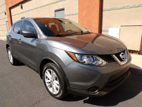Used 2017 Nissan Rogue Sport S w/ S Appearance Package FWD image 1