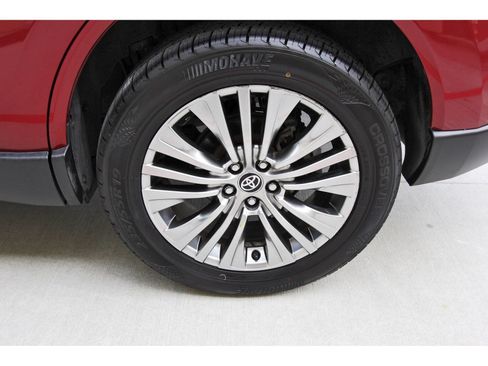 Used 2021 Toyota Venza XLE w/ Softex Package AWD/4WD image 30