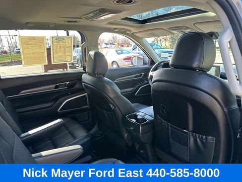 Used 2021 Kia Telluride EX w/ EX Premium Package image 17