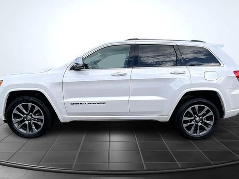 Used 2017 Jeep Grand Cherokee Overland image 3