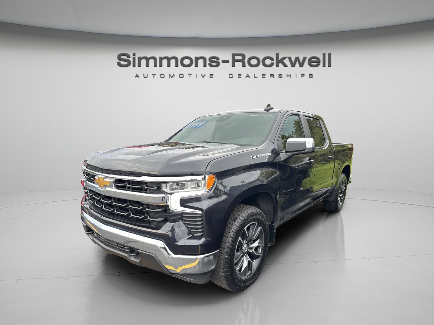 Used 2024 Chevrolet Silverado 1500 LT AWD/4WD image 1