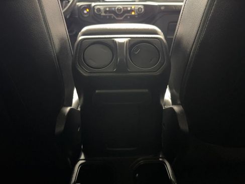 Used 2023 Jeep Wrangler Unlimited Sport AWD/4WD image 31
