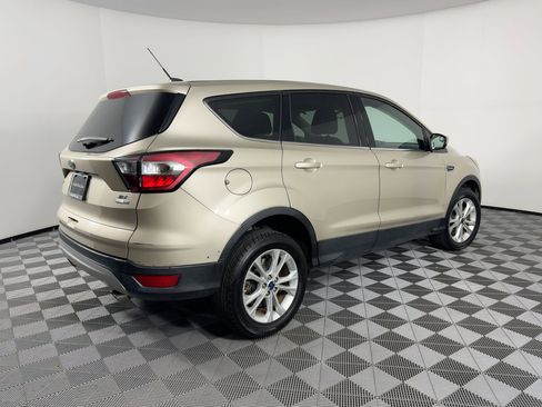 Used 2017 Ford Escape SE w/ SE Cold Weather Package image 9