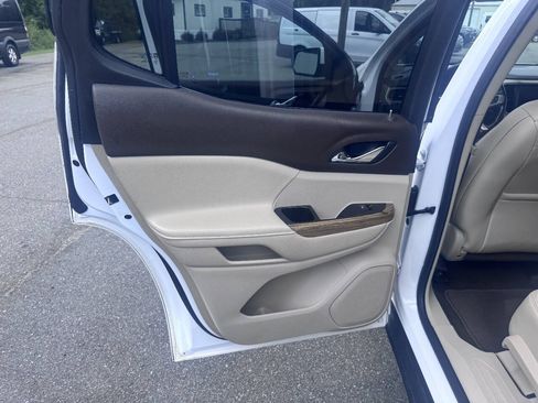 Used 2019 GMC Acadia Denali AWD/4WD image 12