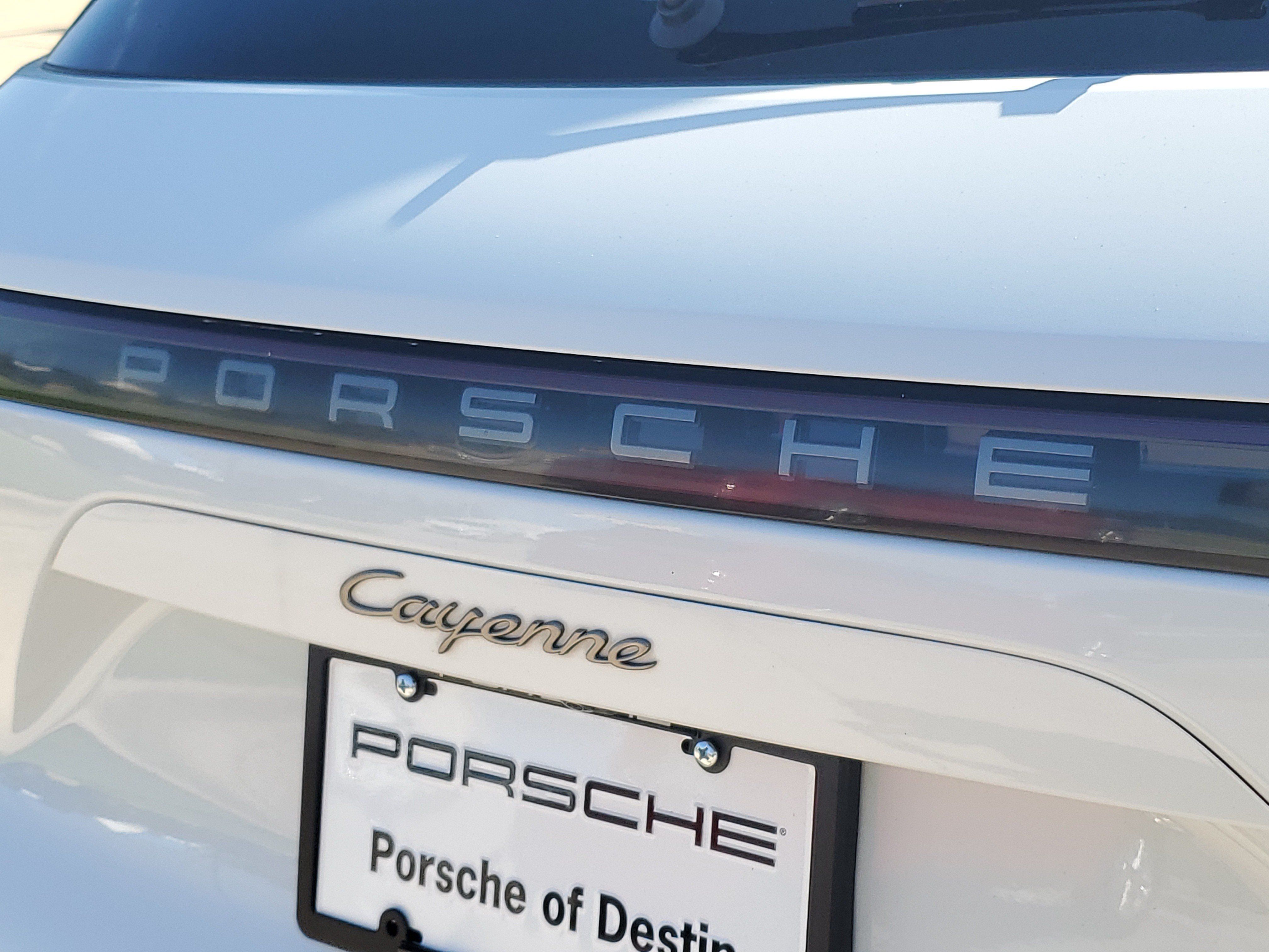 Used 2023 Porsche Cayenne Platinum Edition AWD/4WD image 34