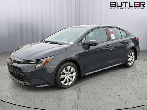 New 2026 Toyota Corolla LE FWD image 2