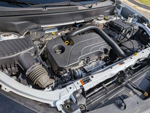 Used 2024 Chevrolet Equinox LT image 38