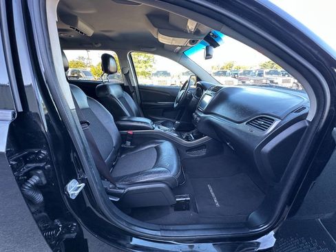 Used 2017 Dodge Journey Crossroad image 32