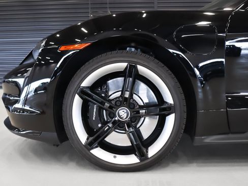 Used 2021 Porsche Taycan Turbo image 13