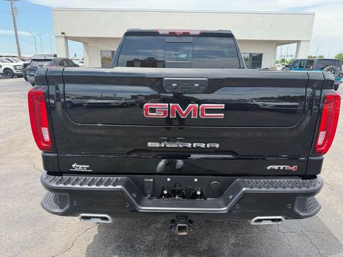 Used 2025 GMC Sierra 1500 AT4 w/ AT4 Premium Package AWD/4WD image 10