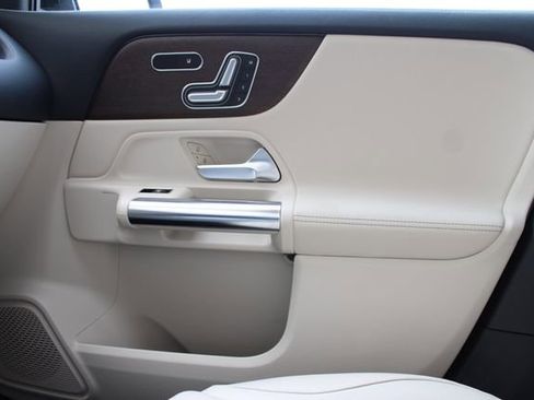 Used 2021 Mercedes-Benz GLA 250 4MATIC image 19