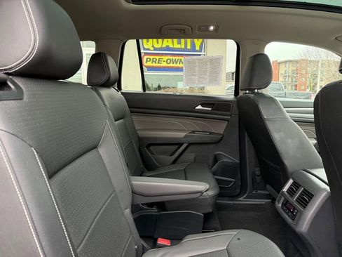 Certified 2023 Volkswagen Atlas SEL R-Line AWD/4WD image 10