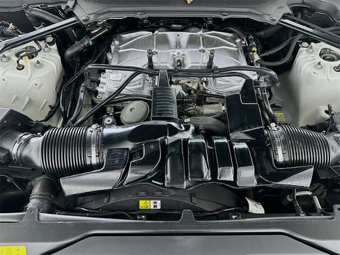 Used 2020 Land Rover Discovery Landmark image 32