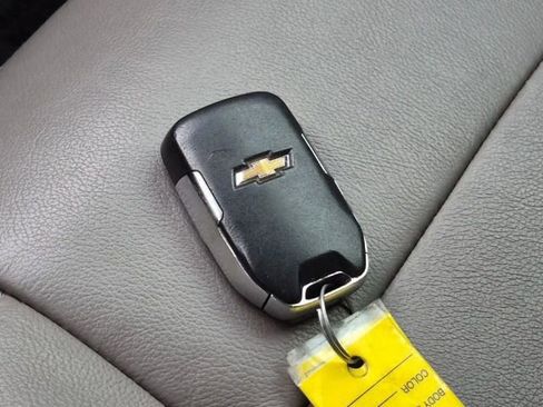 Used 2020 Chevrolet Silverado 1500 LT Trail Boss image 36