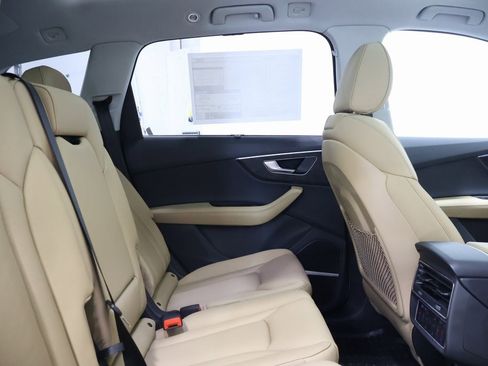 Used 2025 Audi Q7 3.0T Prestige image 24
