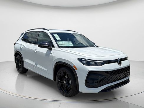 New 2026 Volkswagen Tiguan SE R-Line FWD image 4