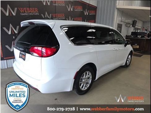 New 2026 Chrysler Voyager LX image 4