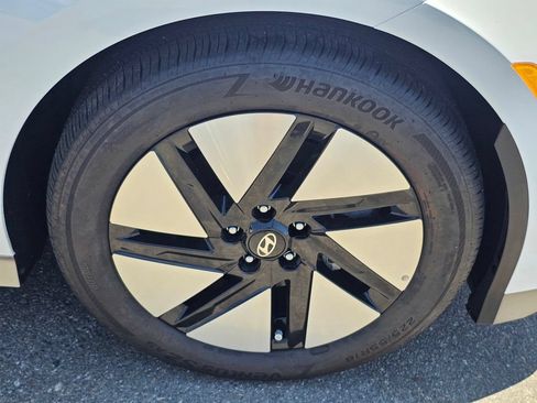 Certified 2024 Hyundai Ioniq 6 Limited RWD image 10