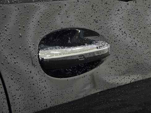 Used 2022 Mercedes-Benz C 300 4MATIC Sedan w/ Pinnacle Trim Package image 31