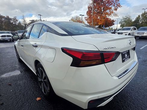 Used 2019 Nissan Altima 2.5 SV FWD image 10