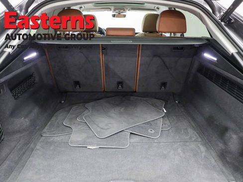 Used 2022 Audi Q8 Prestige w/ Prestige Package image 14