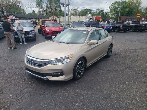 Used 2017 Honda Accord EX-L image 2