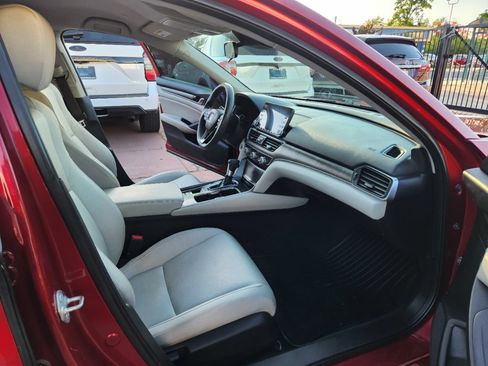 Used 2018 Honda Accord LX image 13