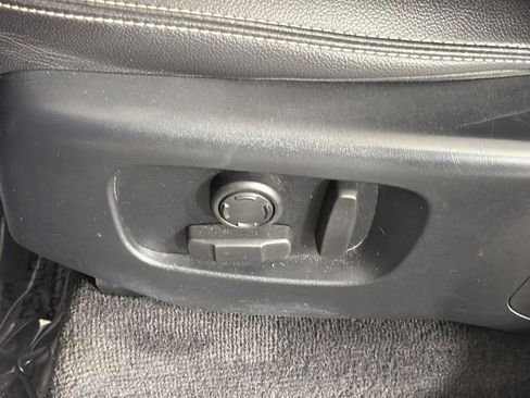 Used 2020 Land Rover Range Rover Velar R-Dynamic S image 24