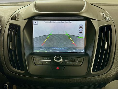 Used 2019 Ford Escape SEL AWD/4WD image 22